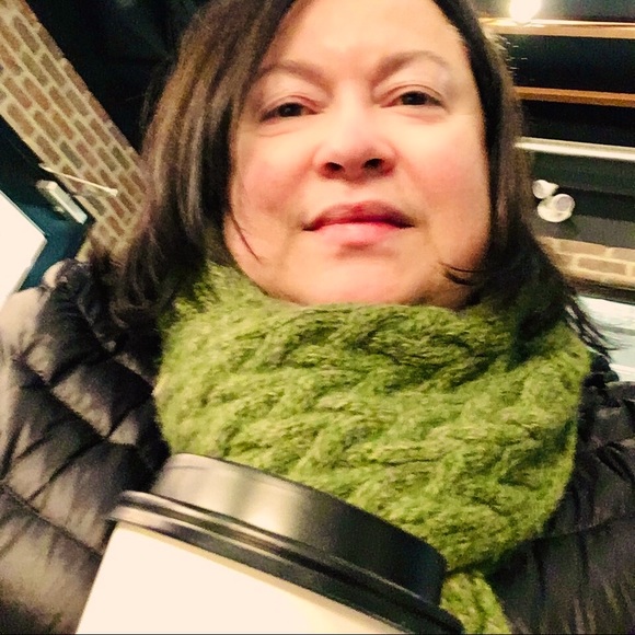 Meet your Posher, Carla - Picture 1 of 3